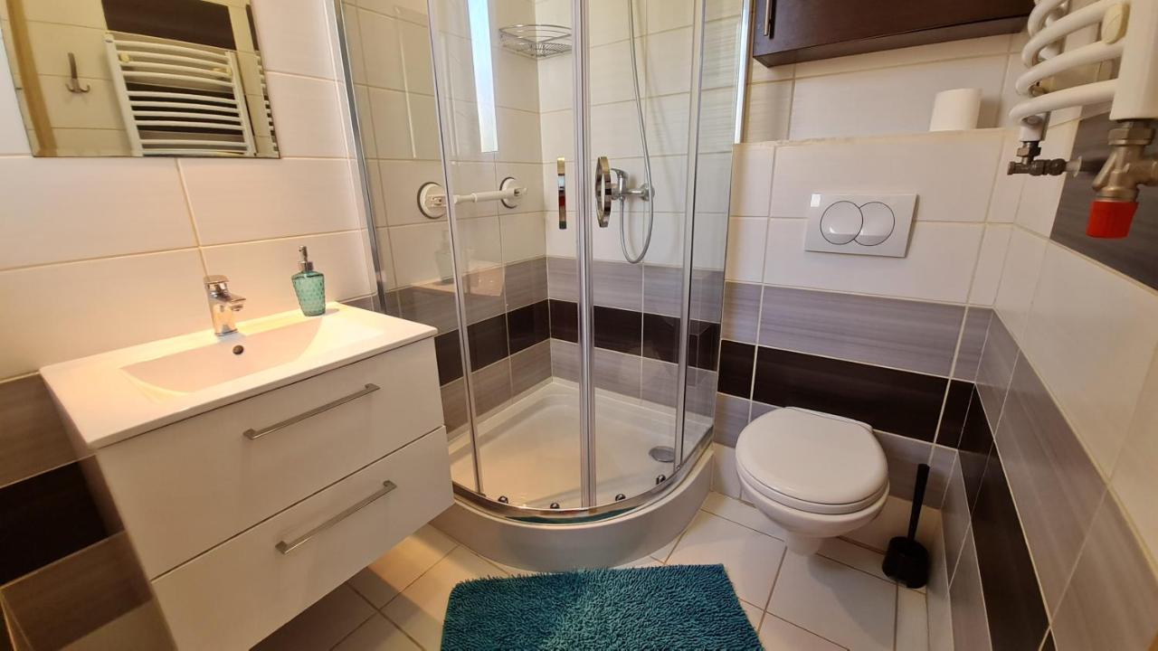 Bela - Pokoje Z Aneksami I Apartamenty Kołobrzeg Exterior foto