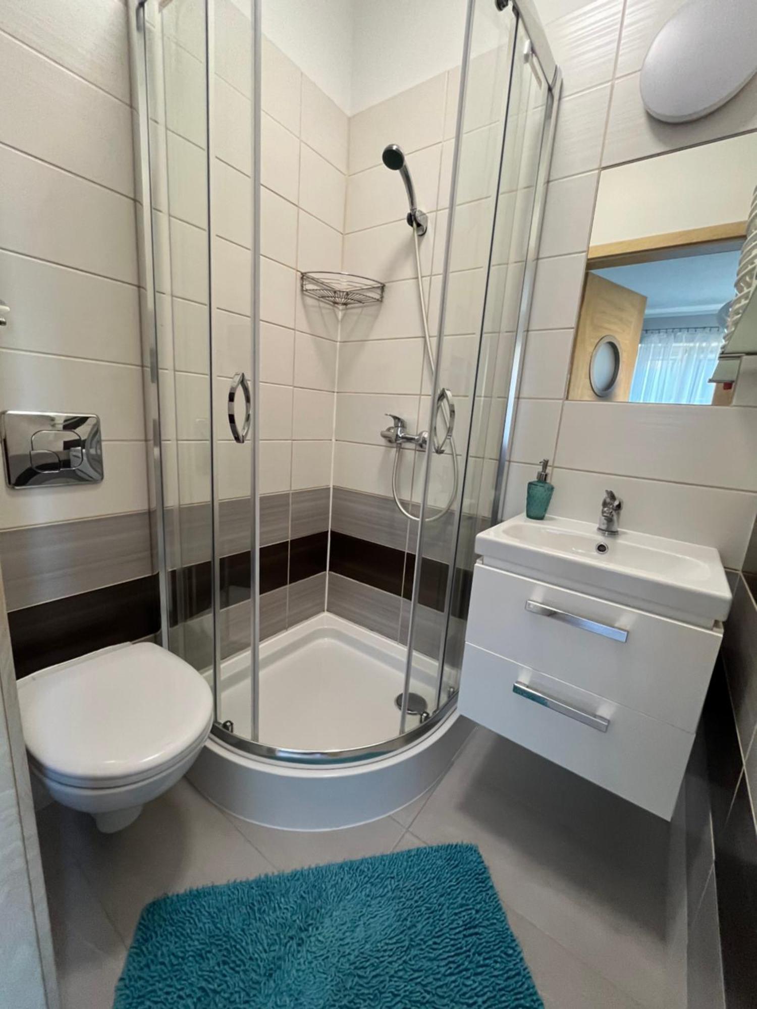Bela - Pokoje Z Aneksami I Apartamenty Kołobrzeg Exterior foto